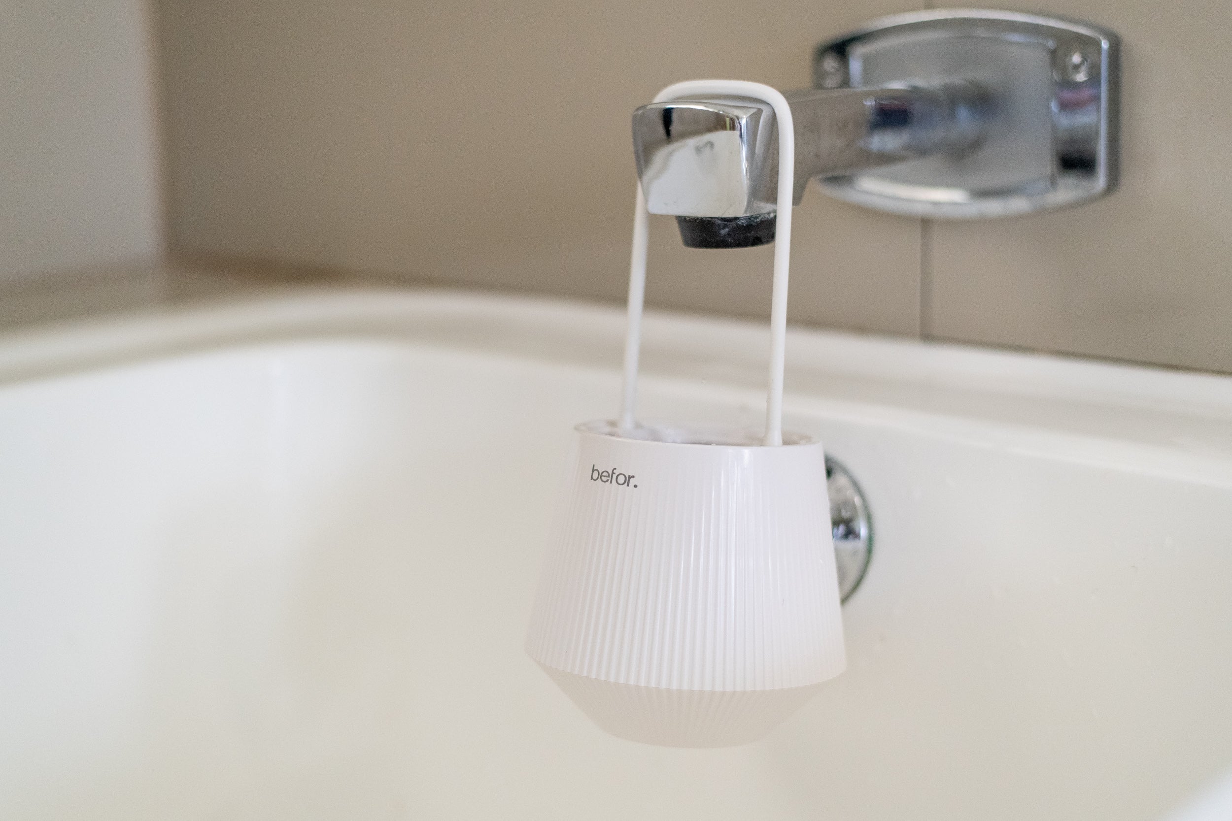 befor. flow. Bath Filter | 15-Stage Chlorine & Hard Water Filter - befor.