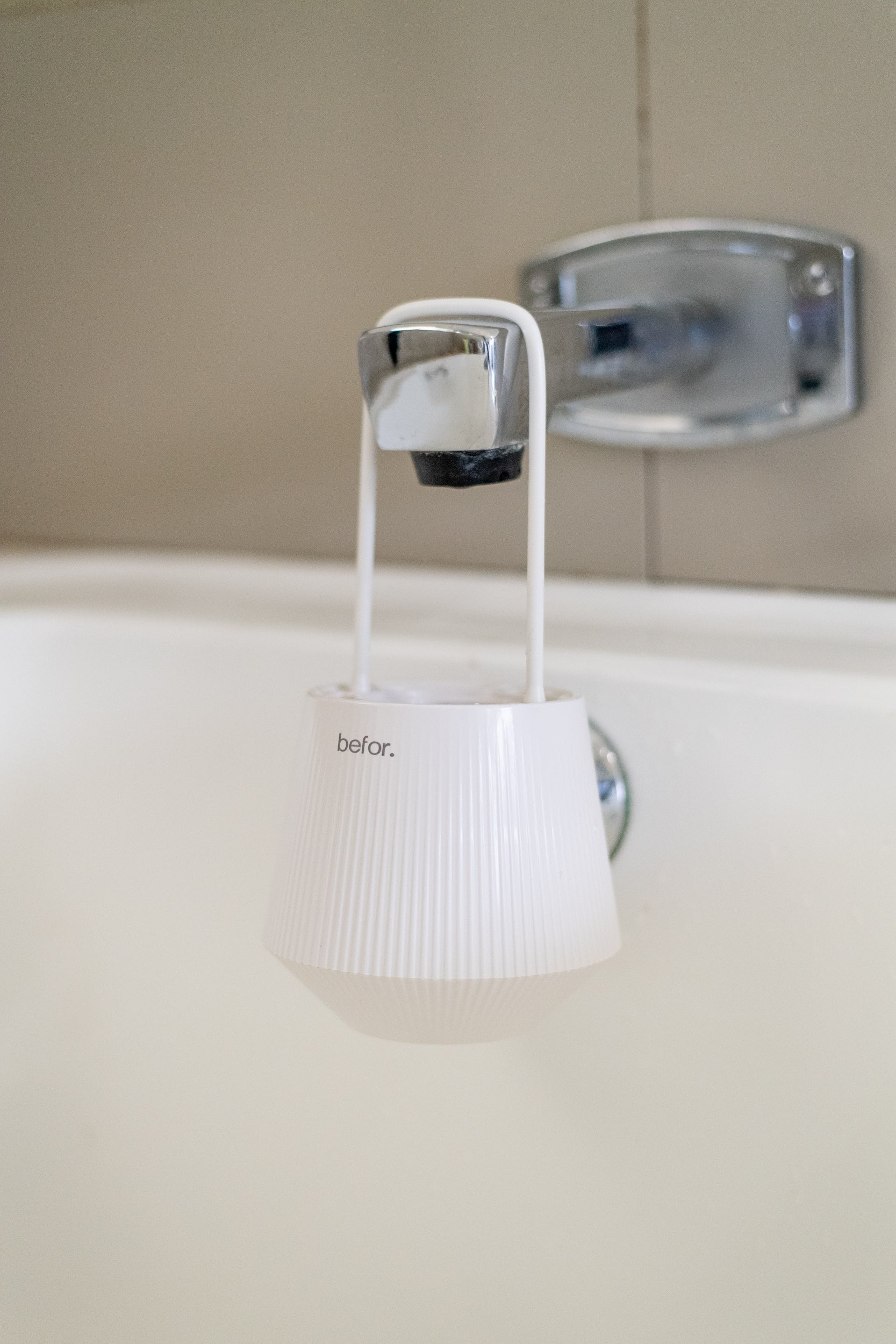 befor. flow. Bath Filter | 15-Stage Chlorine & Hard Water Filter - befor.